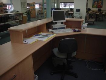 desk1.JPG